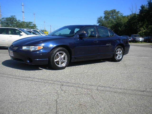 Pontiac Grand Prix 2001 photo 2