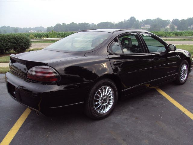 Pontiac Grand Prix 2001 photo 2