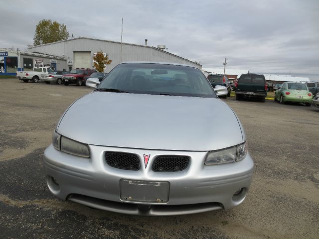 Pontiac Grand Prix 2001 photo 2