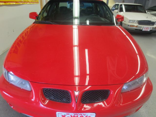 Pontiac Grand Prix 2001 photo 1