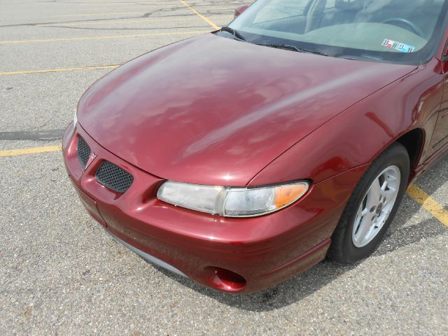 Pontiac Grand Prix XUV SLE 4WD Sedan