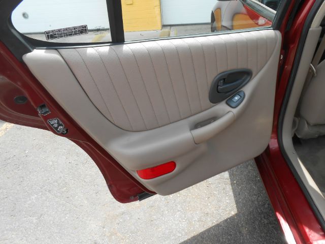 Pontiac Grand Prix 2001 photo 13