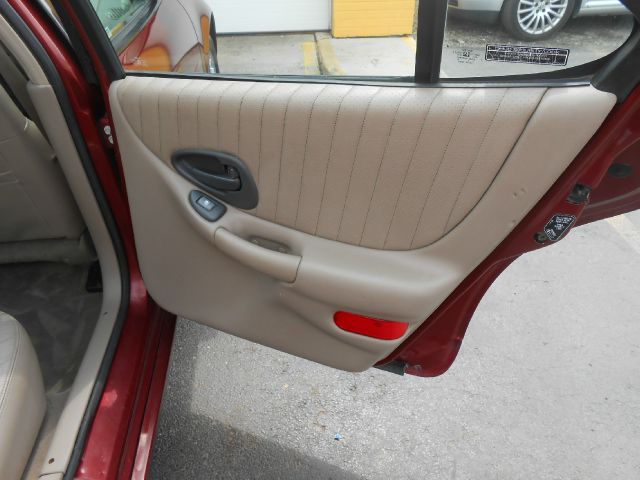 Pontiac Grand Prix 2001 photo 2