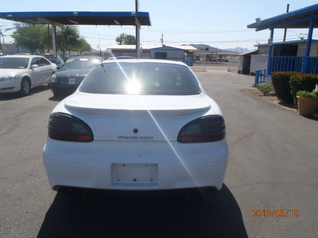 Pontiac Grand Prix XUV SLE 4WD Sedan