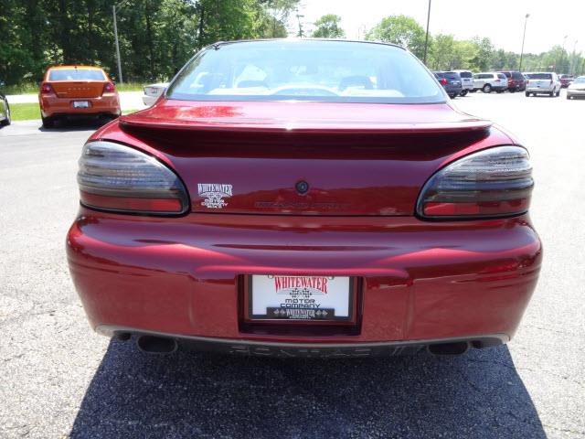Pontiac Grand Prix 2001 photo 1