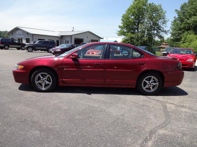 Pontiac Grand Prix 2001 photo 2