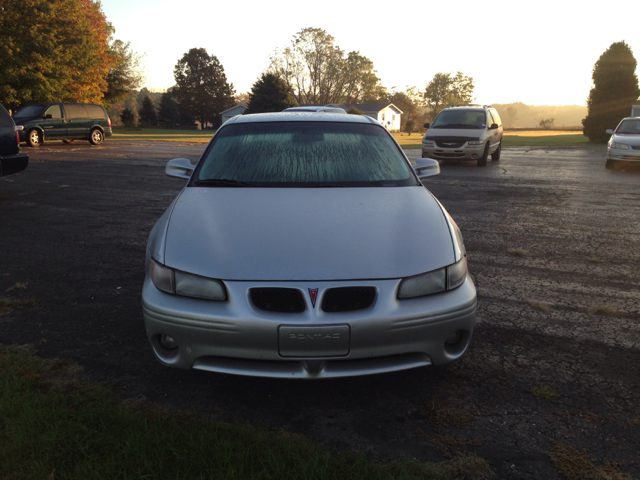 Pontiac Grand Prix SE Sedan