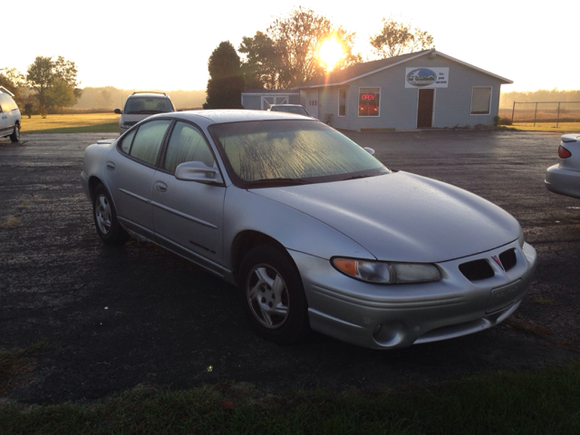 Pontiac Grand Prix 2002 photo 1