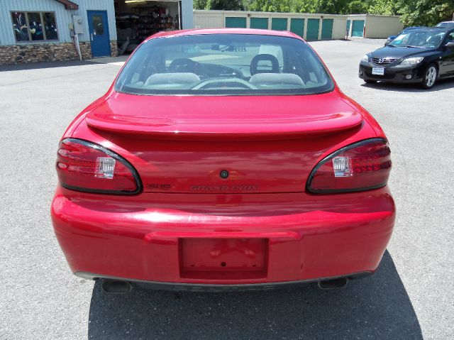 Pontiac Grand Prix 2002 photo 1