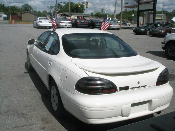 Pontiac Grand Prix 2002 photo 1