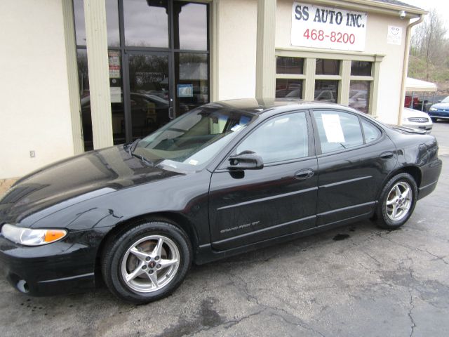 Pontiac Grand Prix 2002 photo 1
