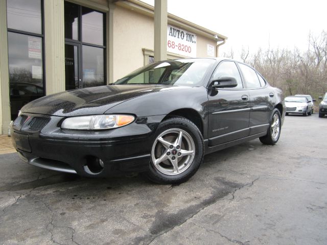 Pontiac Grand Prix 2002 photo 2