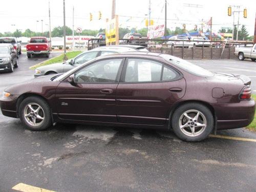 Pontiac Grand Prix 2002 photo 2