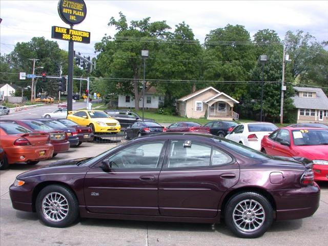 Pontiac Grand Prix 2002 photo 2