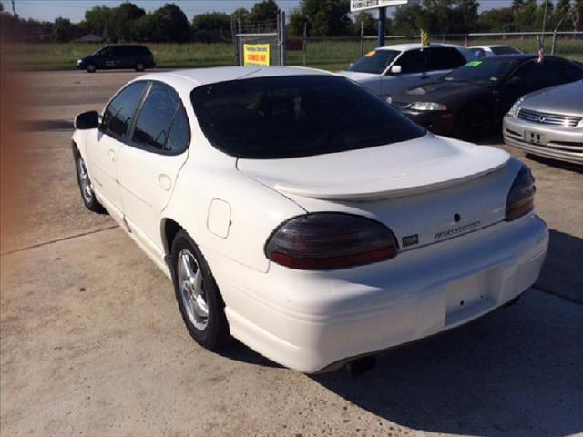 Pontiac Grand Prix 2002 photo 1