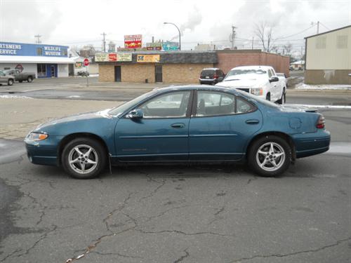 Pontiac Grand Prix 2002 photo 2