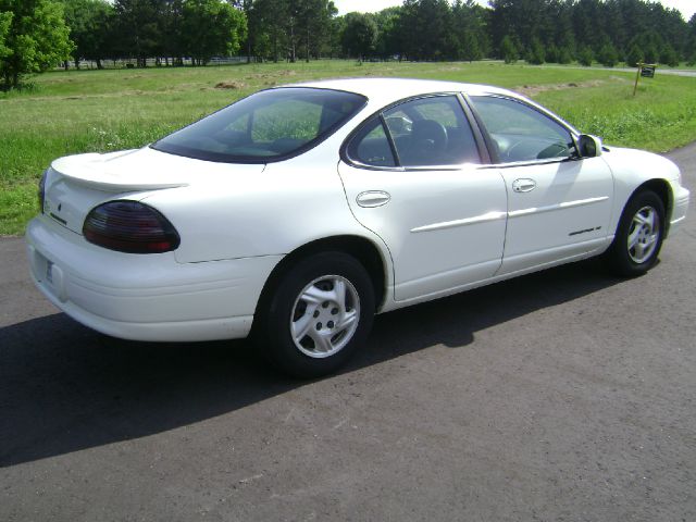 Pontiac Grand Prix 2002 photo 1