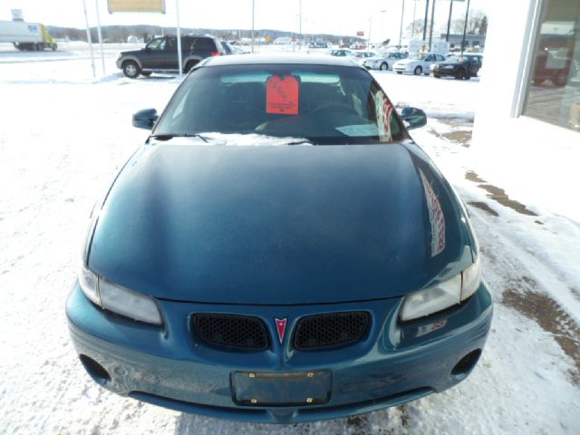 Pontiac Grand Prix 2002 photo 2
