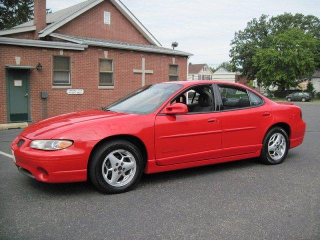 Pontiac Grand Prix 2002 photo 2