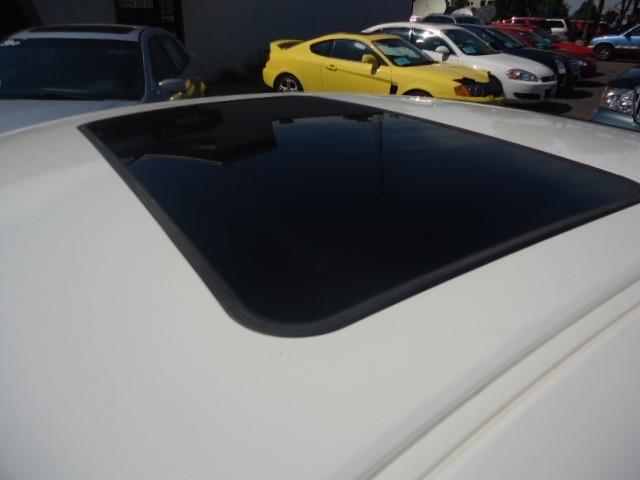 Pontiac Grand Prix 2002 photo 2