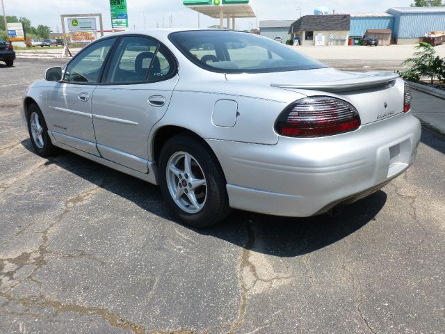 Pontiac Grand Prix 2002 photo 1