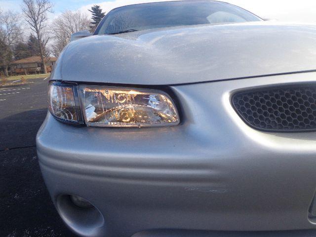 Pontiac Grand Prix 2002 photo 2