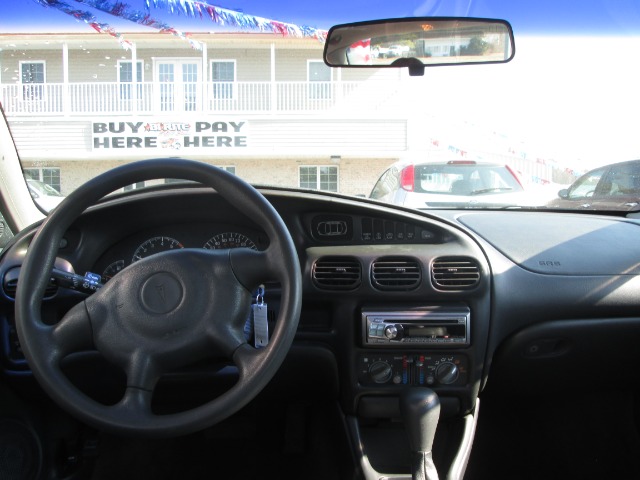 Pontiac Grand Prix 2002 photo 1