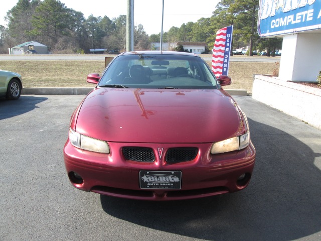 Pontiac Grand Prix 2002 photo 2