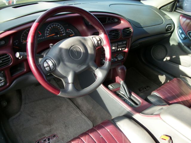 Pontiac Grand Prix 2002 photo 2