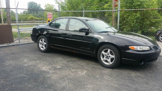 Pontiac Grand Prix 2002 photo 1