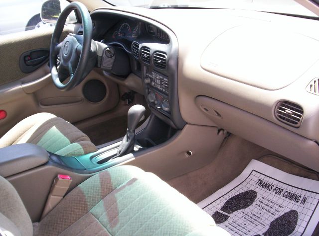 Pontiac Grand Prix 2002 photo 1