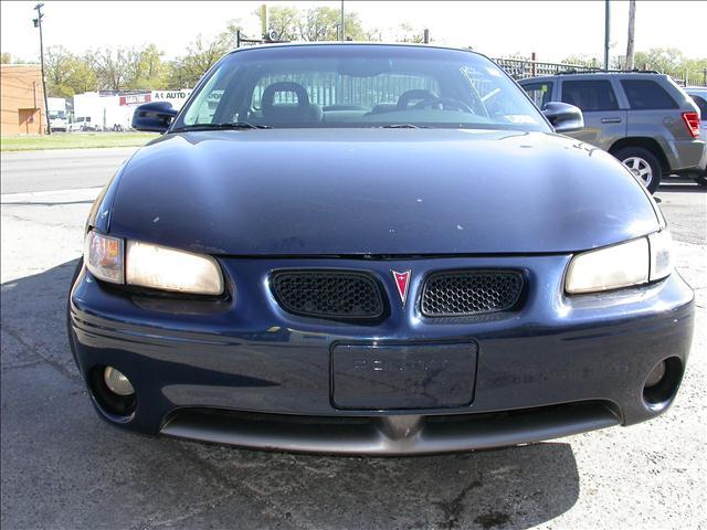 Pontiac Grand Prix 2002 photo 2
