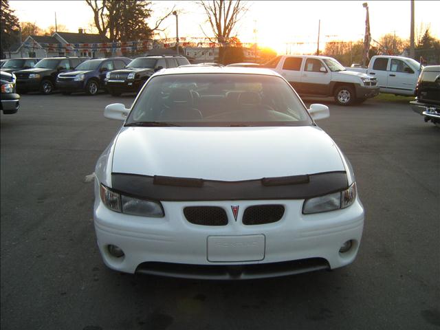 Pontiac Grand Prix 2002 photo 1
