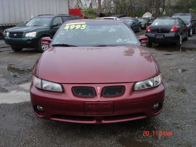 Pontiac Grand Prix SE Sedan