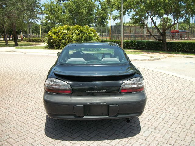 Pontiac Grand Prix 2002 photo 1
