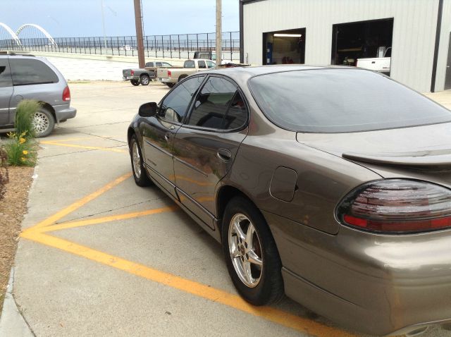 Pontiac Grand Prix 2002 photo 1