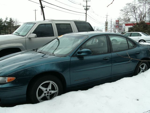 Pontiac Grand Prix 2002 photo 1