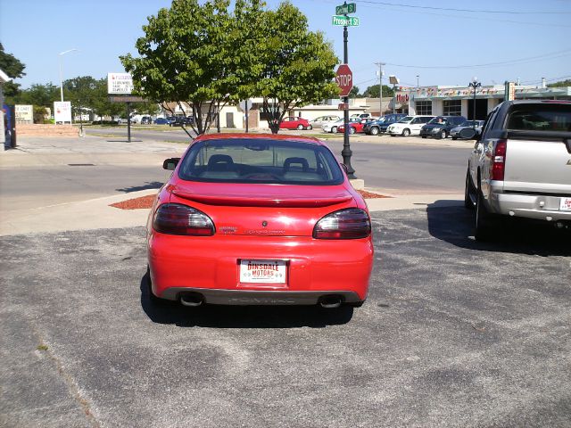 Pontiac Grand Prix 2002 photo 2