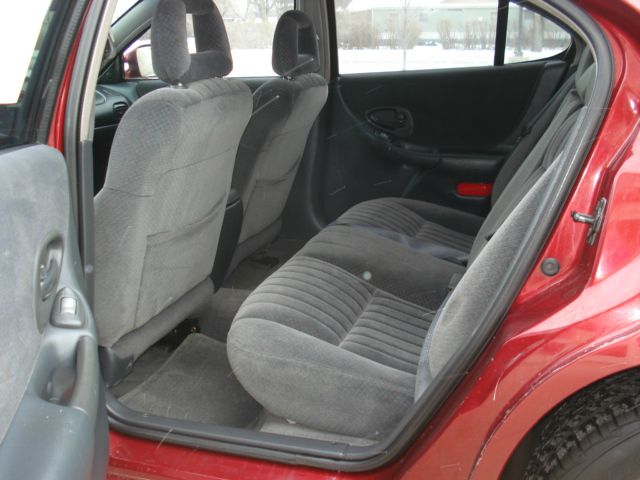 Pontiac Grand Prix SE Sedan