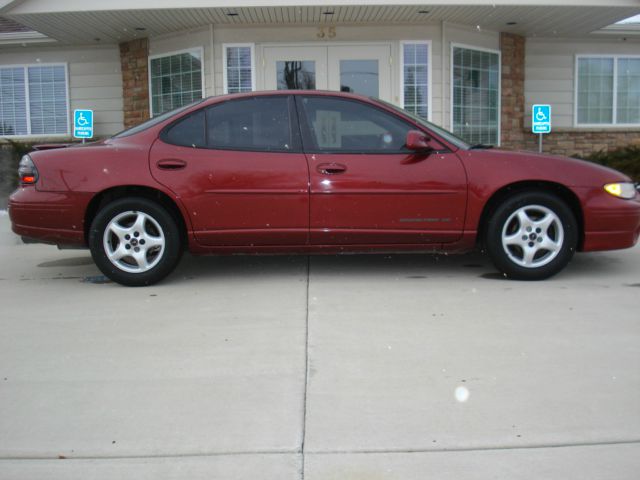 Pontiac Grand Prix 2002 photo 1