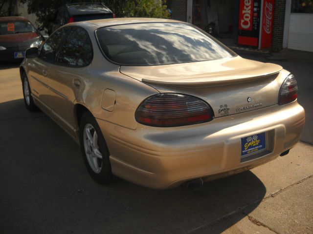 Pontiac Grand Prix 2003 photo 2