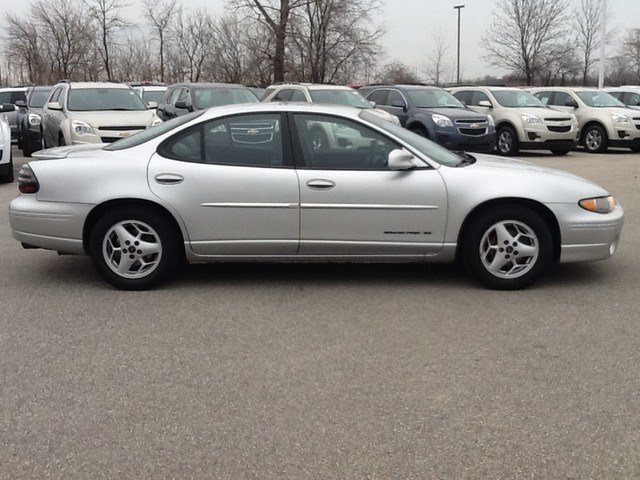 Pontiac Grand Prix 2003 photo 2