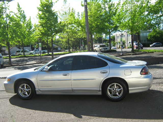 Pontiac Grand Prix 2003 photo 12