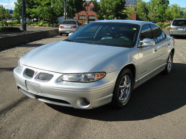 Pontiac Grand Prix 2003 photo 2