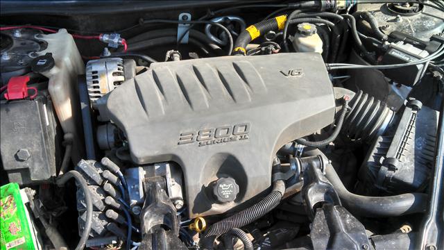 Pontiac Grand Prix 2003 photo 2