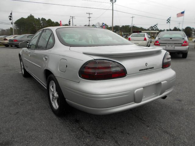Pontiac Grand Prix 2003 photo 2