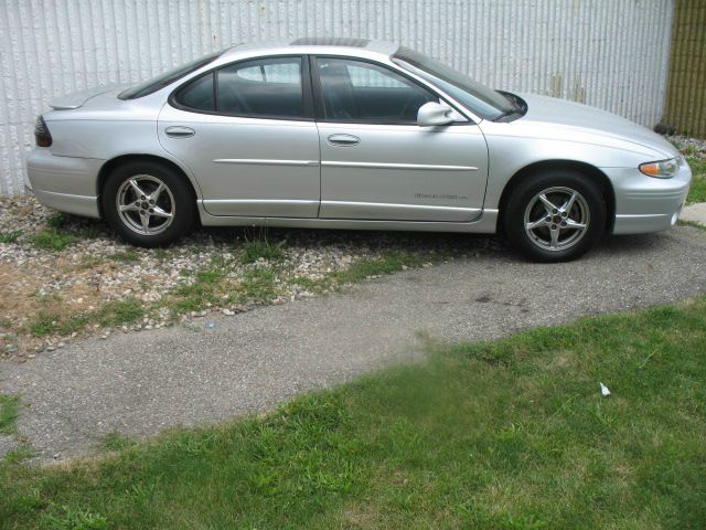 Pontiac Grand Prix 2003 photo 1