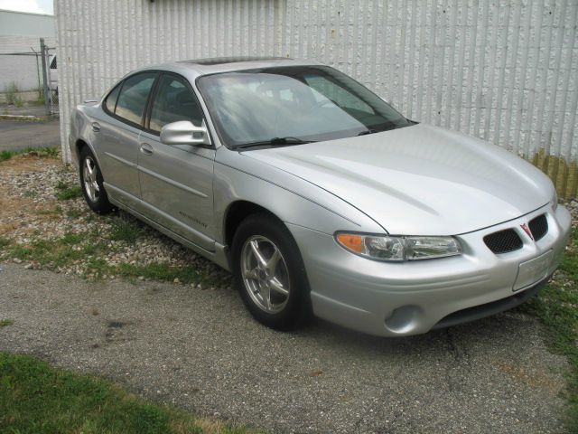 Pontiac Grand Prix 2003 photo 2