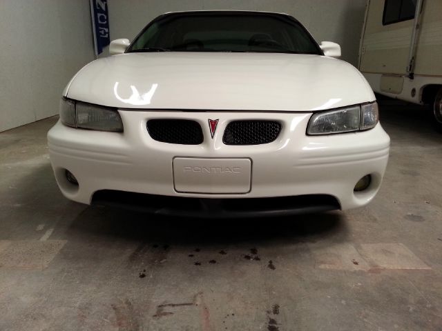 Pontiac Grand Prix 2003 photo 1