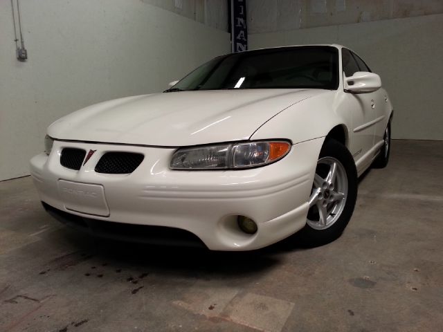 Pontiac Grand Prix 2003 photo 2